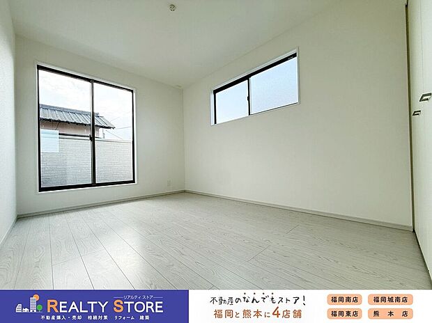 【室内】☆2号棟☆【洋室】大きな窓からは快適な光が差し込みます(^^♪通気性能を上げる事で居心地の良い空間を演出！！寝室におススメ！！