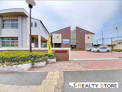 福津市立津屋崎中学校 240m