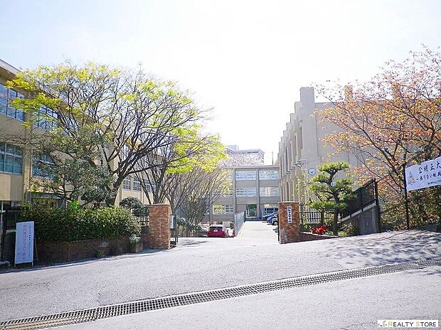 福岡市立和白丘中学校(約1,400m)