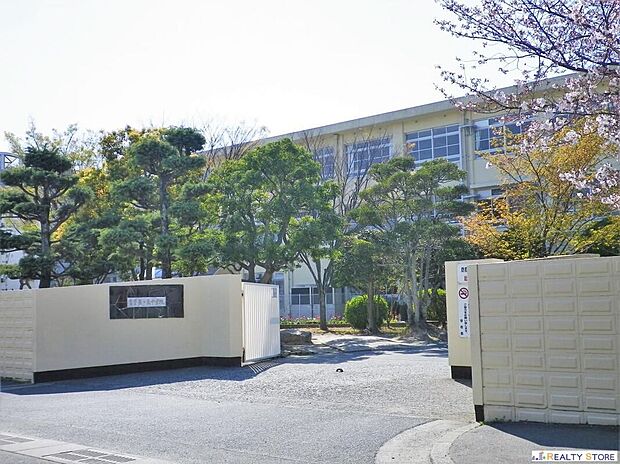 福岡市立多々良中学校(約500m)