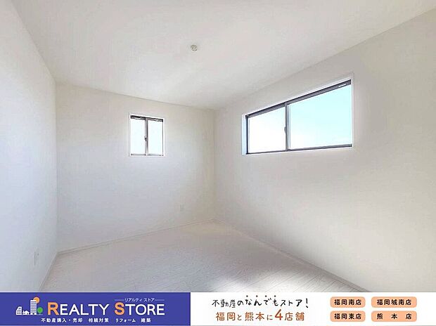 【室内】☆2号棟☆【洋室】シンプルかつ開放的な空間な設計にしています!大きな窓から差し込む日が心地いいです!寝室におススメ(^^♪