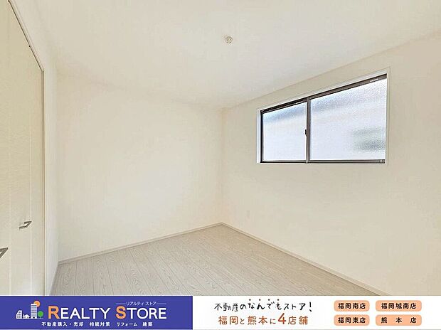 【室内】☆2号棟☆【洋室】シンプルなデザインで、書斎としても、お子様部屋としてもお使いいただけます。