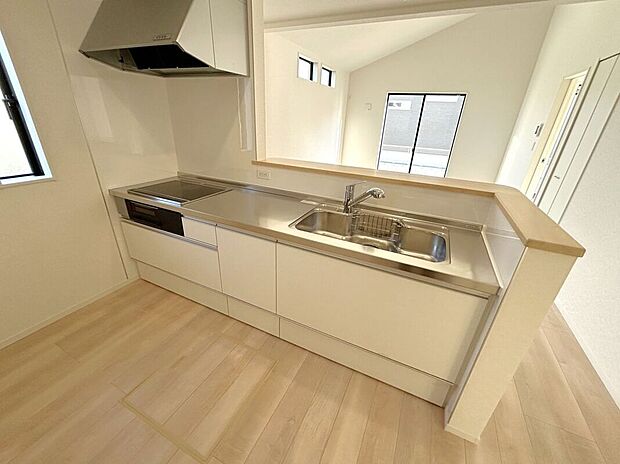 ☆キッチン☆人気のIHコンロに床下収納など主婦に嬉しい設備揃ってます♪