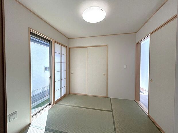 ☆和室☆畳のぬくもりを感じる和室。家族の憩いの場所としてもおすすめです♪