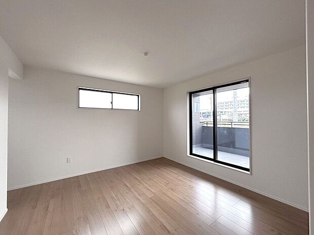 ☆洋室A☆バルコニーに面した明るいお部屋♪W.I.Cを備えており主寝室におススメ♪