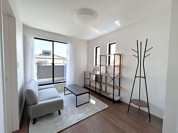 ☆ファミリースペース☆家族のくつろぐスペースや、バルコニーに面しているのでランドリースペースなど多目的に使用できます♪