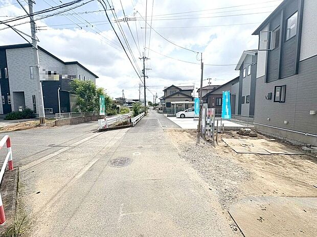 【前面道路含む外観】☆前面道路☆