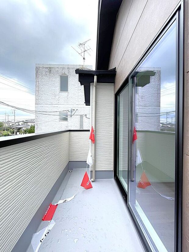 【バルコニー】☆バルコニー☆8.4帖のお部屋から出入り可能なバルコニー♪
