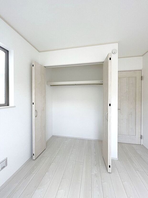 【収納】☆クローゼット(南側5.25帖洋室)☆