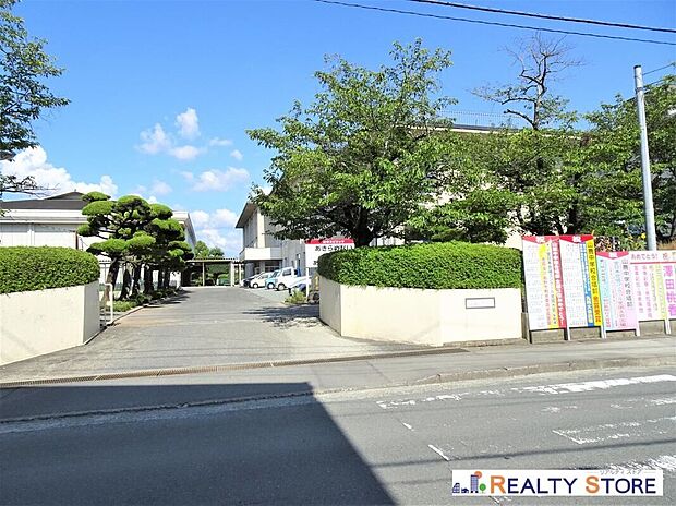 山鹿市立山鹿中学校(約1,500m)