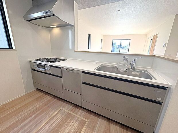 【キッチン】☆キッチン☆3口コンロが嬉しいキッチン♪シンクや作業スペースも広くお料理しやすいキッチンです♪