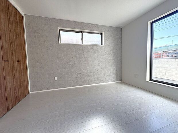 【寝室】☆洋室A☆アクセントクロスがお洒落なお部屋♪主寝室におすすめです♪