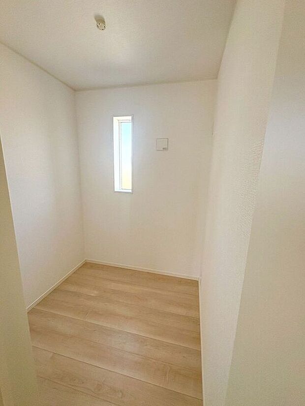 【その他】☆テレワークルーム☆独立した空間でオンオフを切り替えながら集中して作業を行えます♪