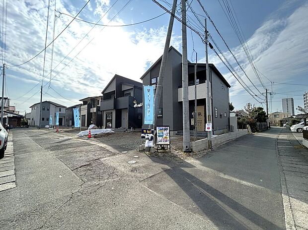 【前面道路含む外観】☆前面道路☆