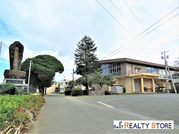 合志市立西合志中央小学校（約1,300m）