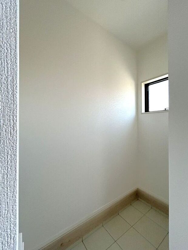 【玄関】☆SIC☆日常使いの靴以外にも外出時や玄関周りで使用するものをまとめて収納可能♪玄関スペースを広々お使い頂けます♪