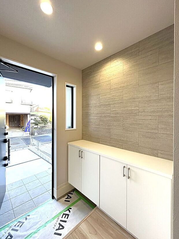 【玄関】☆シューズボックス☆飾り棚の付いたシューズボックス♪フォトフレームやお花を飾ってお洒落な玄関スペースに♪