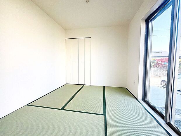 【室内】☆和室☆リビングに面したほっと安らぐ和の空間♪お子様の室内遊び場や来客時に重宝する一部屋です♪