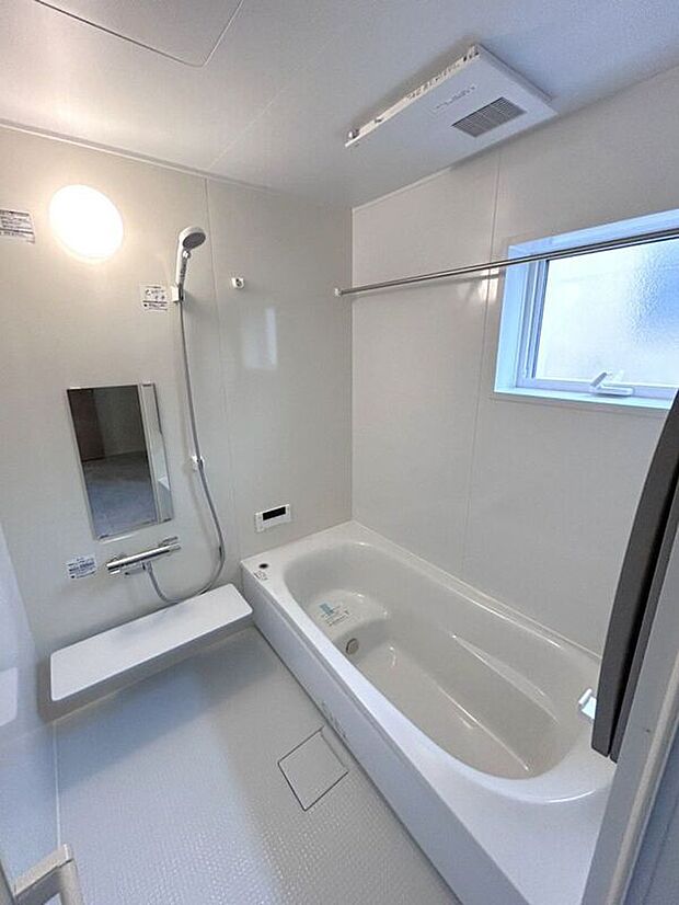 【バス】☆浴室☆1坪タイプのユニットバス♪足を伸ばしてゆったりとご入浴頂けます♪一日の疲れを癒す空間です♪