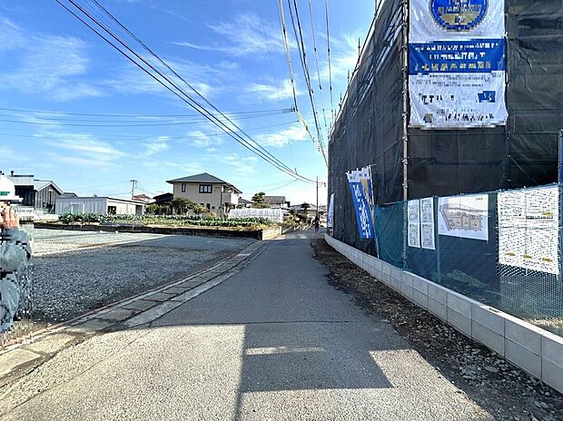 【前面道路含む外観】☆前面道路☆