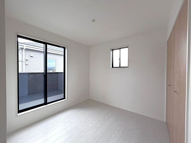 【洋室】☆5帖洋室☆自分時間を充実させながら心豊かなひとときを過ごすための大切な空間♪