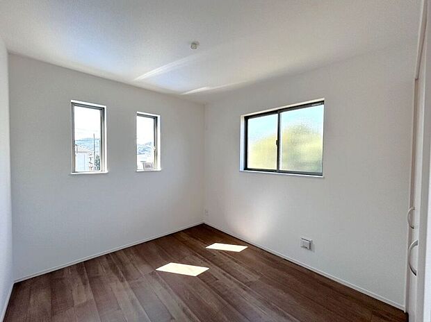 【洋室】☆5.25帖洋室☆ベッドや学習机を置いてお子様部屋におすすめです♪