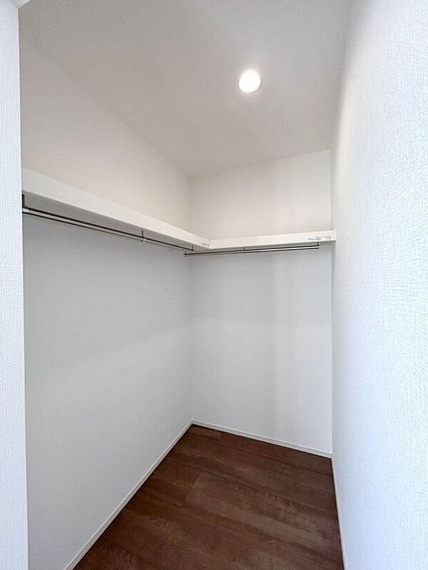 【収納】☆WIC☆衣類をたっぷり収納できるウォークインクローゼット♪お部屋を広く使えます♪