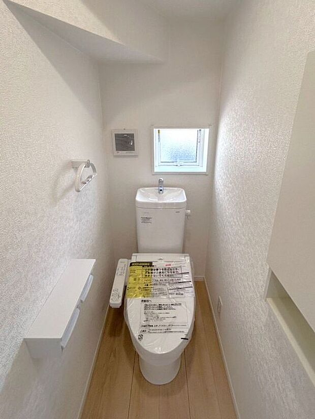 【トイレ】☆トイレ☆明るく清潔感のあるトイレ空間♪来客時にも安心です♪