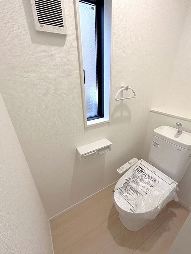 【トイレ】☆トイレ☆明るく清潔感のあるトイレ空間♪来客時にも安心です♪