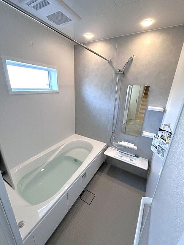 【バス】☆浴室☆清潔感のある明るい浴室♪毎日のバスタイムを快適に楽しめます♪