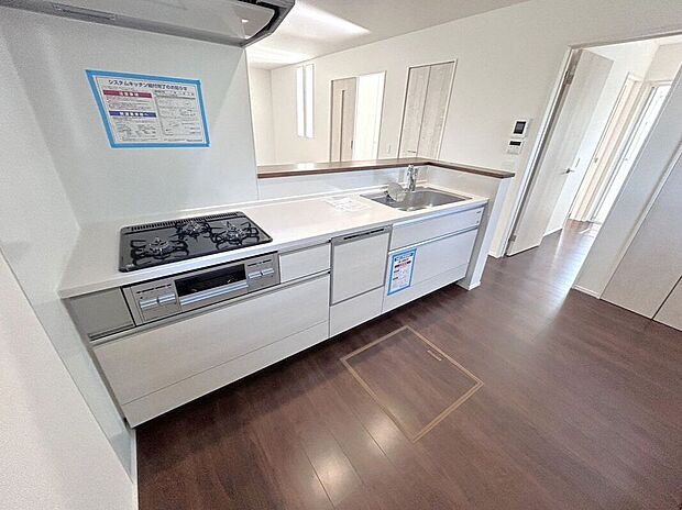 【キッチン】☆キッチン☆床下収納付きで便利なキッチン。食品のストック収納にも役立ちます♪