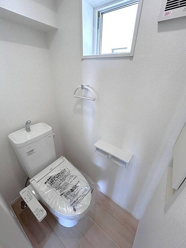 【トイレ】☆トイレ☆明るく清潔感のあるトイレ空間♪来客時にも安心です♪