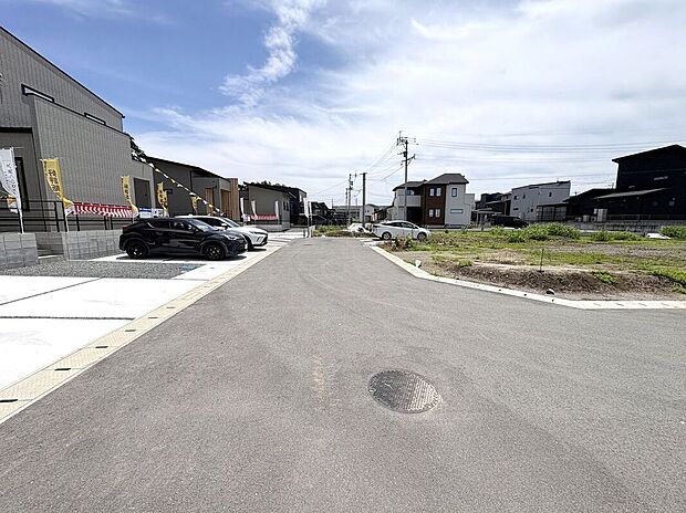 【前面道路含む外観】☆前面道路☆