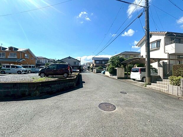 【前面道路含む外観】☆前面道路☆