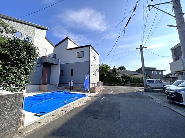 【前面道路含む外観】☆前面道路☆