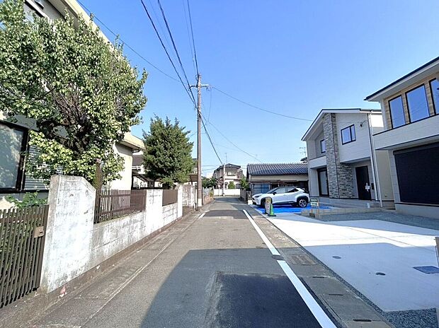 【前面道路含む外観】☆前面道路☆