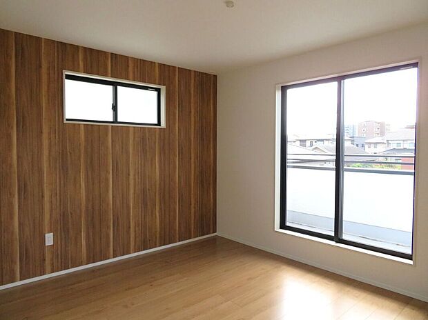 【寝室】☆洋室A☆バルコニーに面した明るいお部屋♪W.I.Cを備えており主寝室におススメ♪