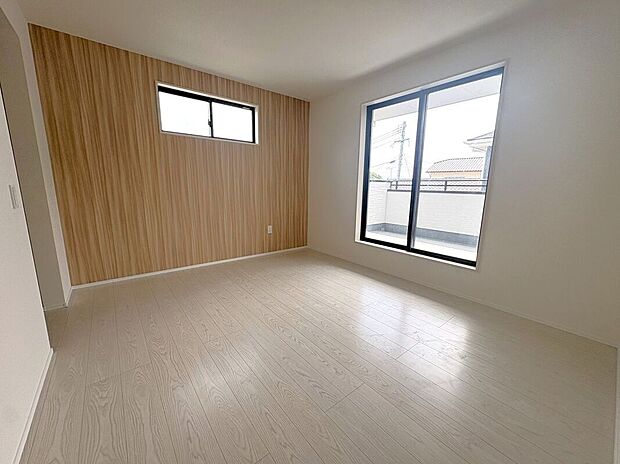 【寝室】☆7帖洋室☆バルコニーに面した明るいお部屋♪W.I.Cを備えており主寝室におススメ♪