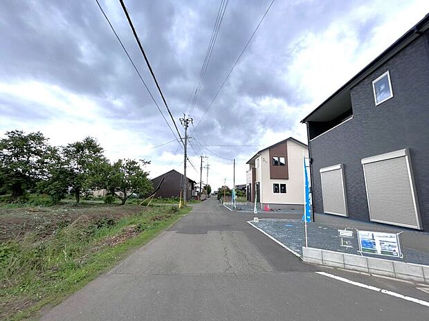 【前面道路含む外観】☆前面道路☆