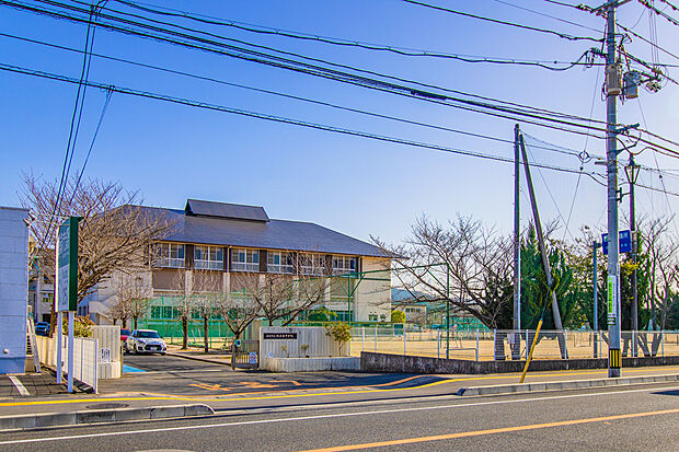 総社東中学校(約1,400m)