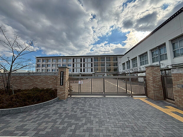 藤井寺市立藤井寺中学校（約1,900m）