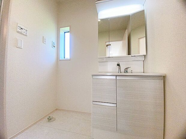 シャンプードレッサー付き洗面台が付いております◎
（同社施工事例）