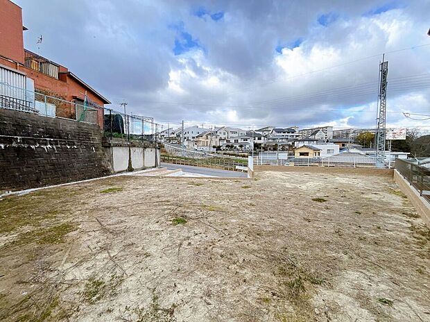 付近には緑や山など多く、豊かな自然の風景を望んでいただけます◎