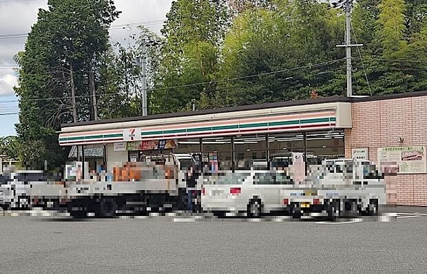 セブン-イレブン 生駒南田原町店(約640m)