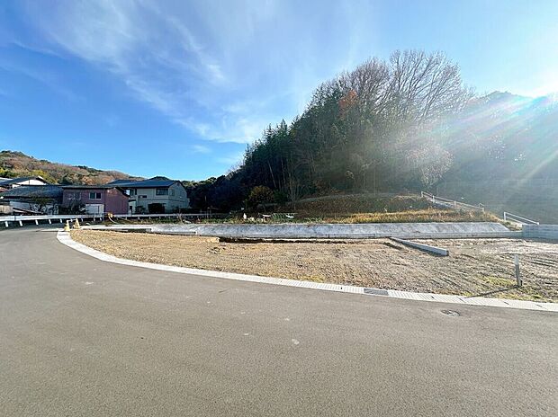 【外観】あたたかな陽が差し込む日当り良好の立地です。