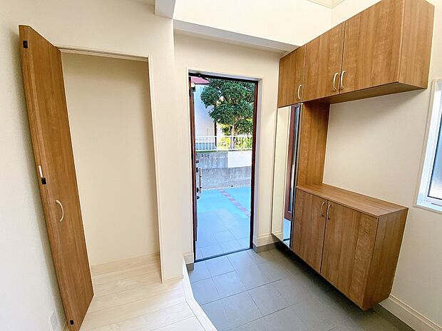 【シューズBOX】(同社施工事例)