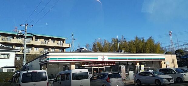 セブンイレブン生駒北田原町店(約850m)