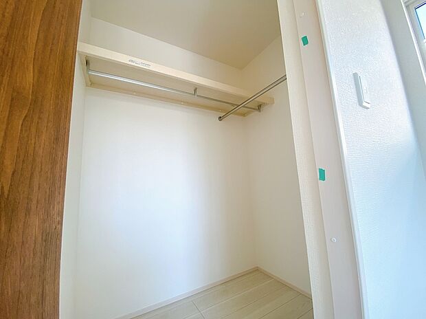 【ウォークインクローゼット】(同社施工事例)