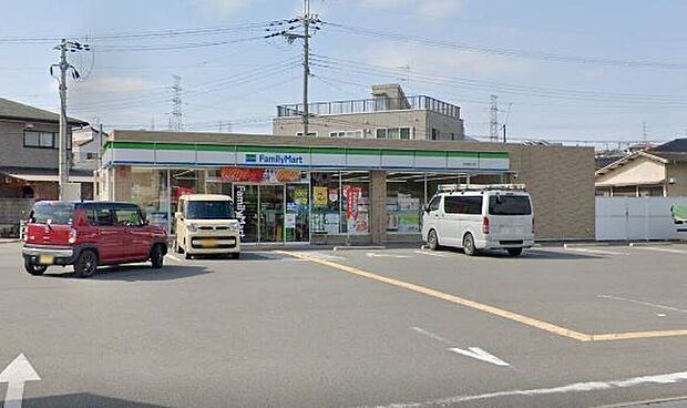 ファミリーマート生駒俵口店（約550m）