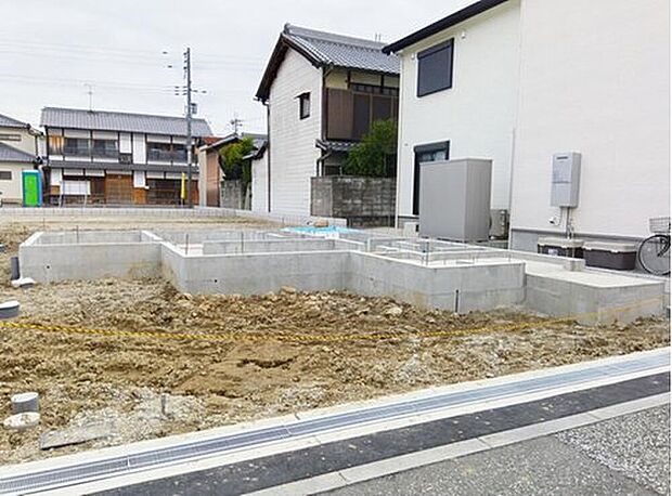 【現地写真】 
閑静な住宅街に位置しながらも、 買物施設が徒歩10分圏内に揃っており、暮らしやすい環境です！/2026年1月4日撮影